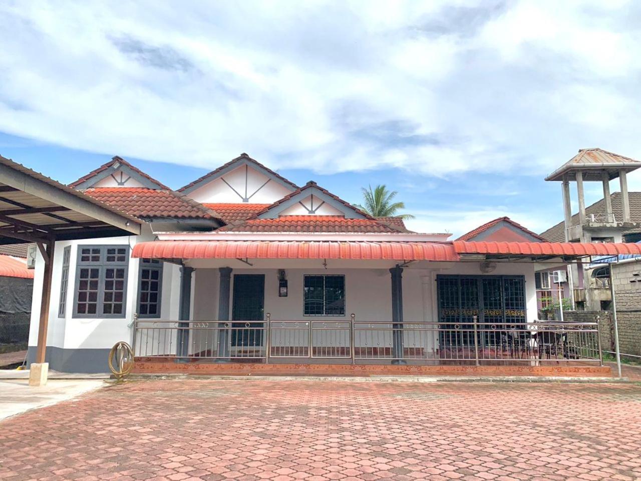 D'Bali Homestay - Private Swimming Pool, Netflix, Internet Wifi ,Cuckoo, Internet Wifi , Dryer, Washing Machine, Aircond Setiap Bilik & Ruang Tamu Pasir Puteh Ngoại thất bức ảnh