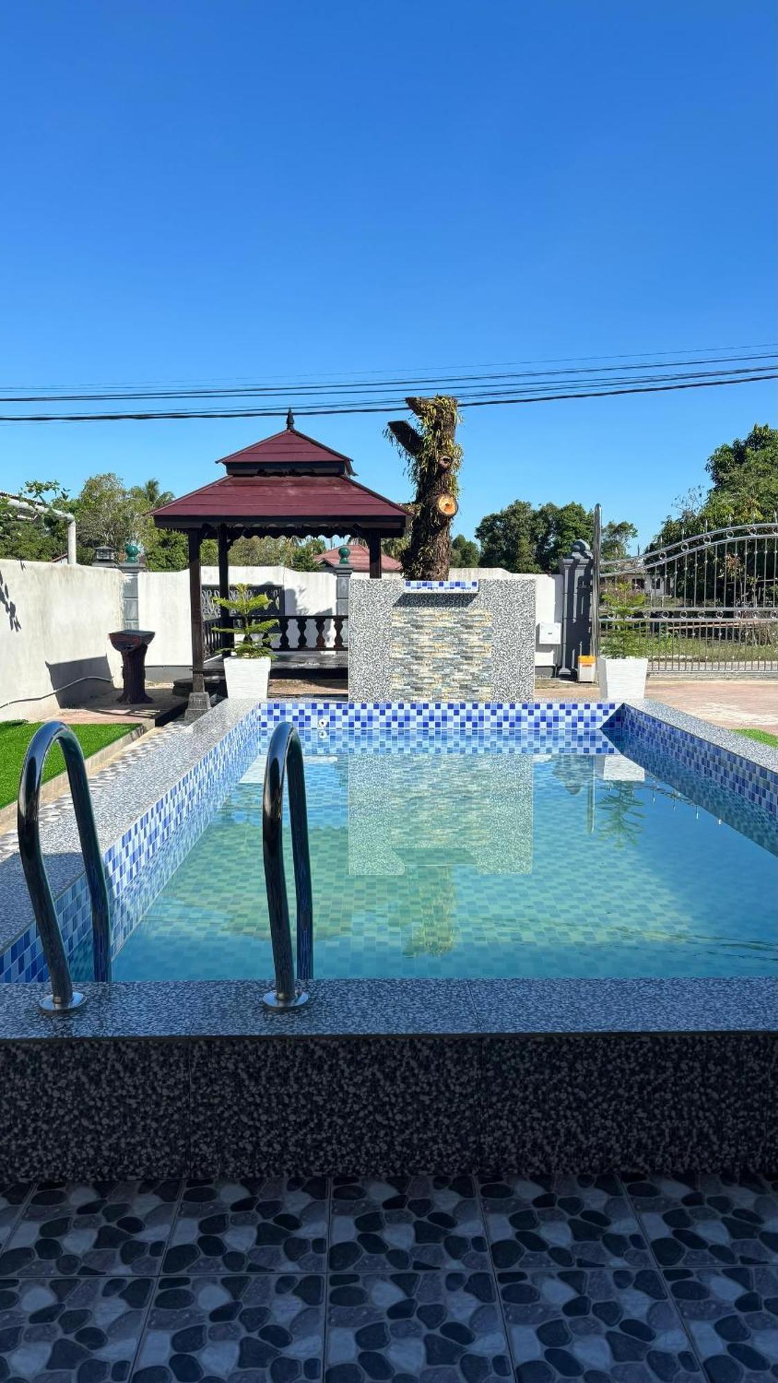 D'Bali Homestay - Private Swimming Pool, Netflix, Internet Wifi ,Cuckoo, Internet Wifi , Dryer, Washing Machine, Aircond Setiap Bilik & Ruang Tamu Pasir Puteh Ngoại thất bức ảnh