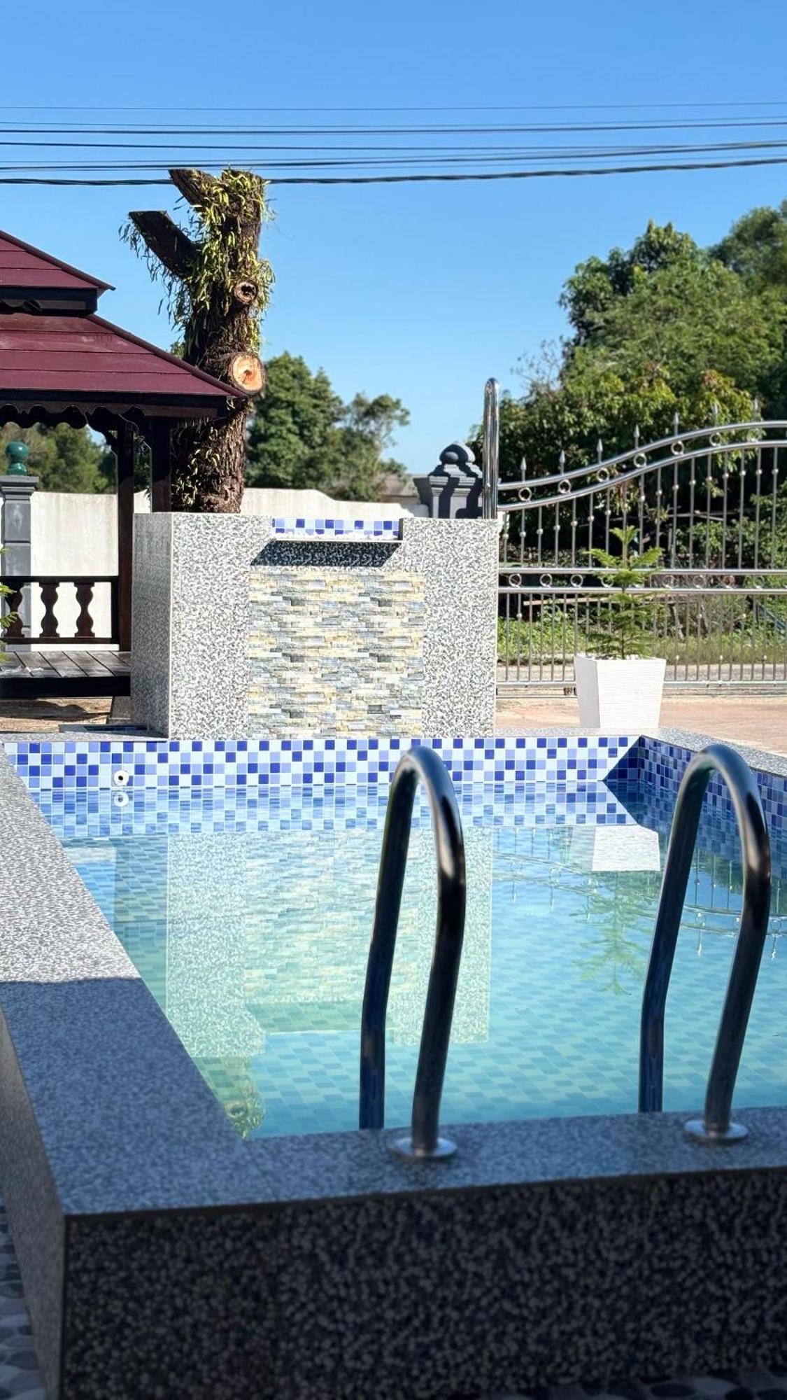 D'Bali Homestay - Private Swimming Pool, Netflix, Internet Wifi ,Cuckoo, Internet Wifi , Dryer, Washing Machine, Aircond Setiap Bilik & Ruang Tamu Pasir Puteh Ngoại thất bức ảnh